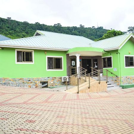 3A'S Guest House Akosombo Екстериор снимка