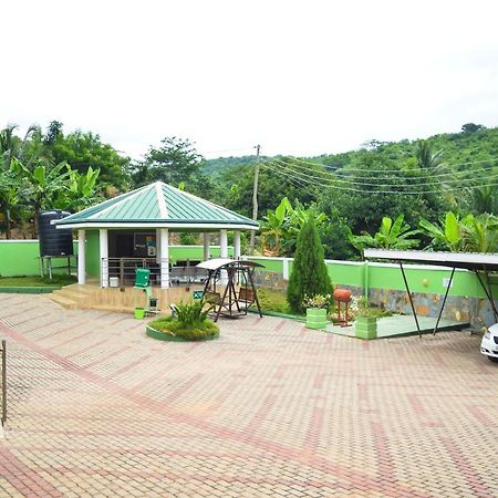 3A'S Guest House Akosombo Екстериор снимка