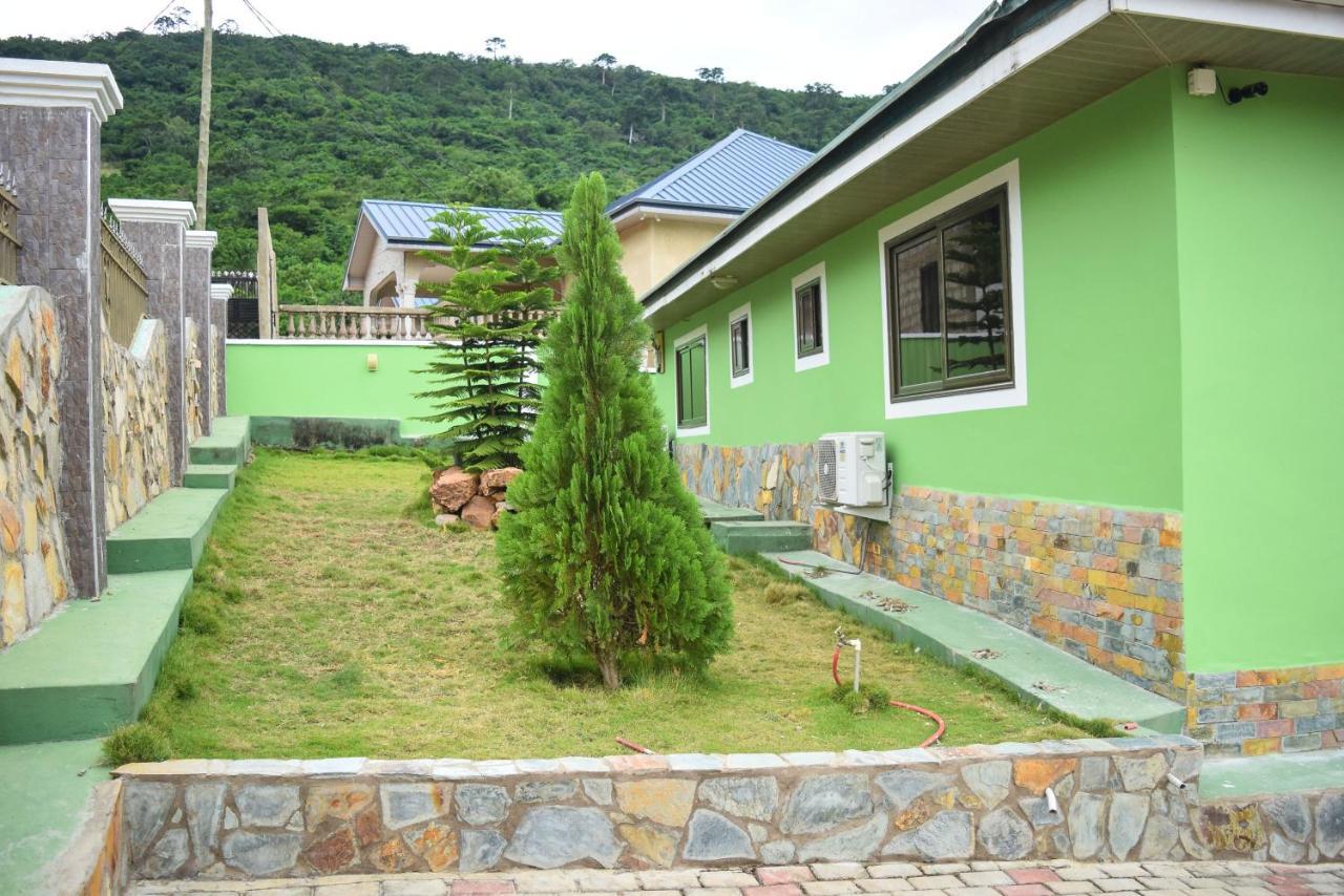 3A'S Guest House Akosombo Екстериор снимка