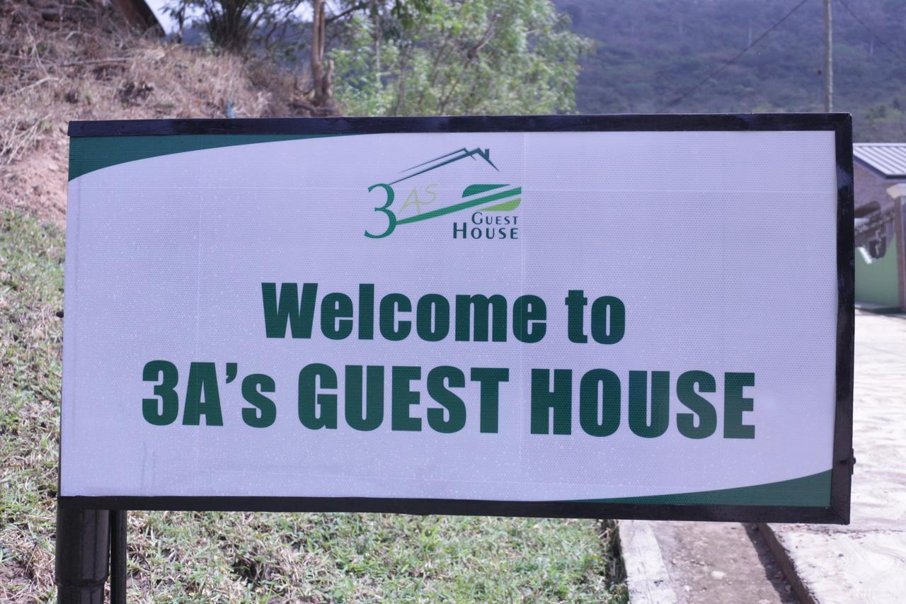 3A'S Guest House Akosombo Екстериор снимка
