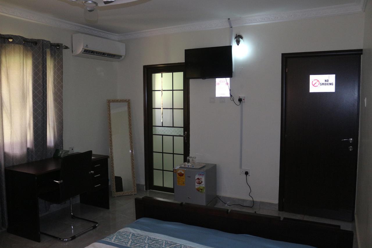 3A'S Guest House Akosombo Екстериор снимка