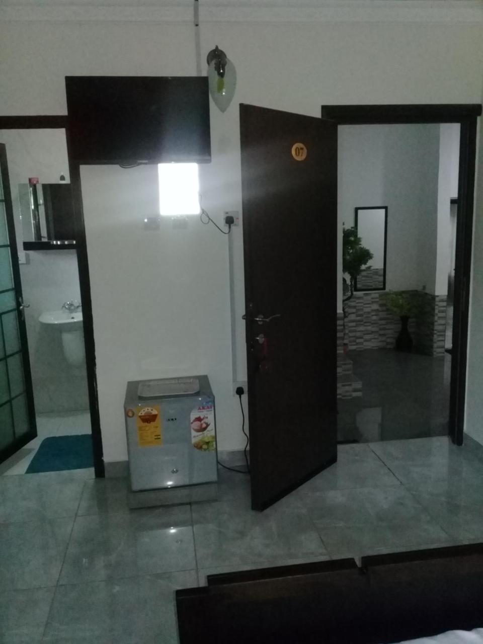 3A'S Guest House Akosombo Екстериор снимка