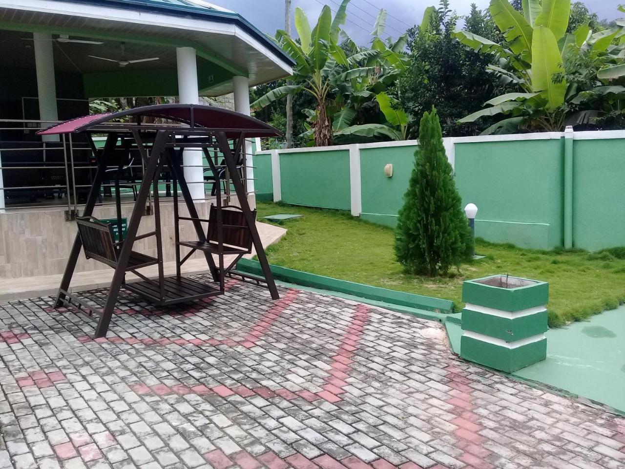 3A'S Guest House Akosombo Екстериор снимка