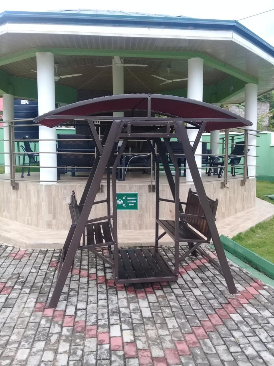 3A'S Guest House Akosombo Екстериор снимка