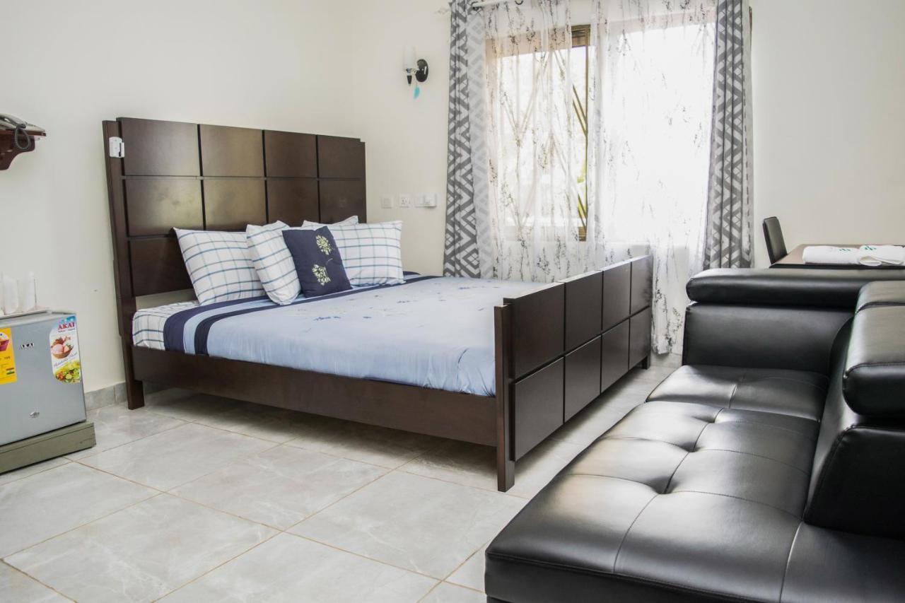 3A'S Guest House Akosombo Екстериор снимка