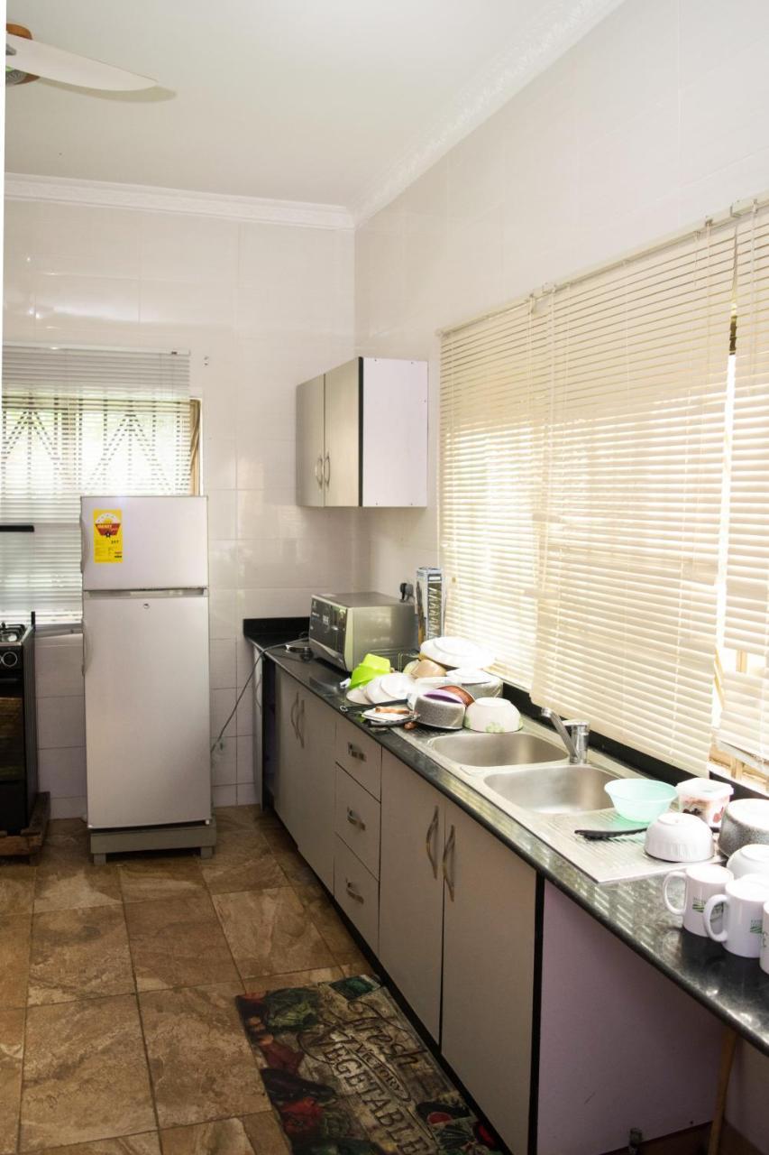 3A'S Guest House Akosombo Екстериор снимка