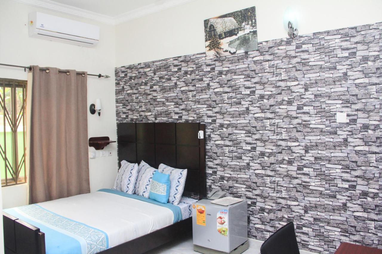 3A'S Guest House Akosombo Екстериор снимка