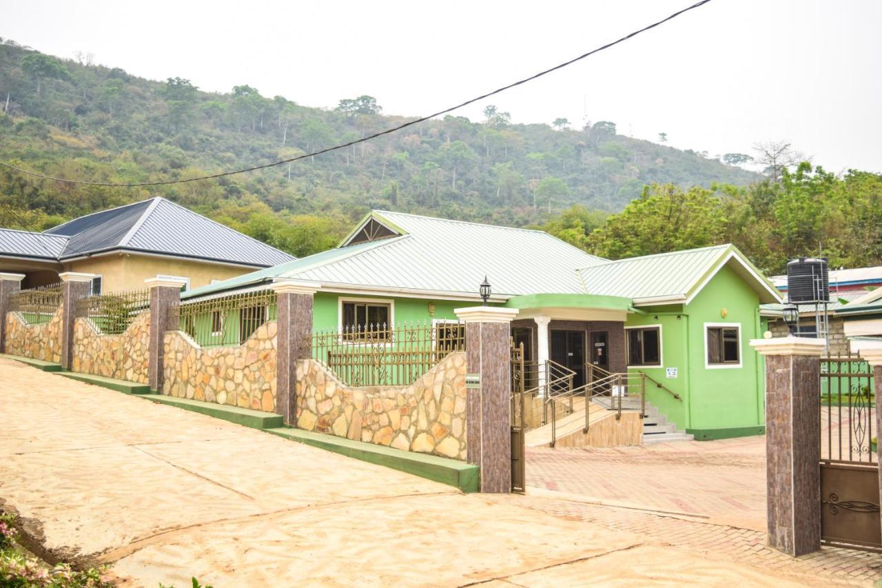 3A'S Guest House Akosombo Екстериор снимка