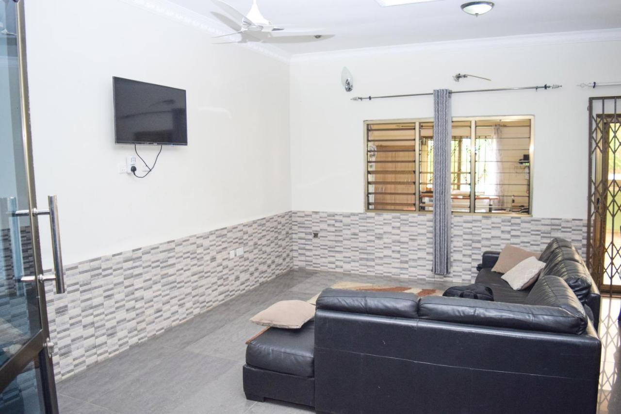 3A'S Guest House Akosombo Екстериор снимка
