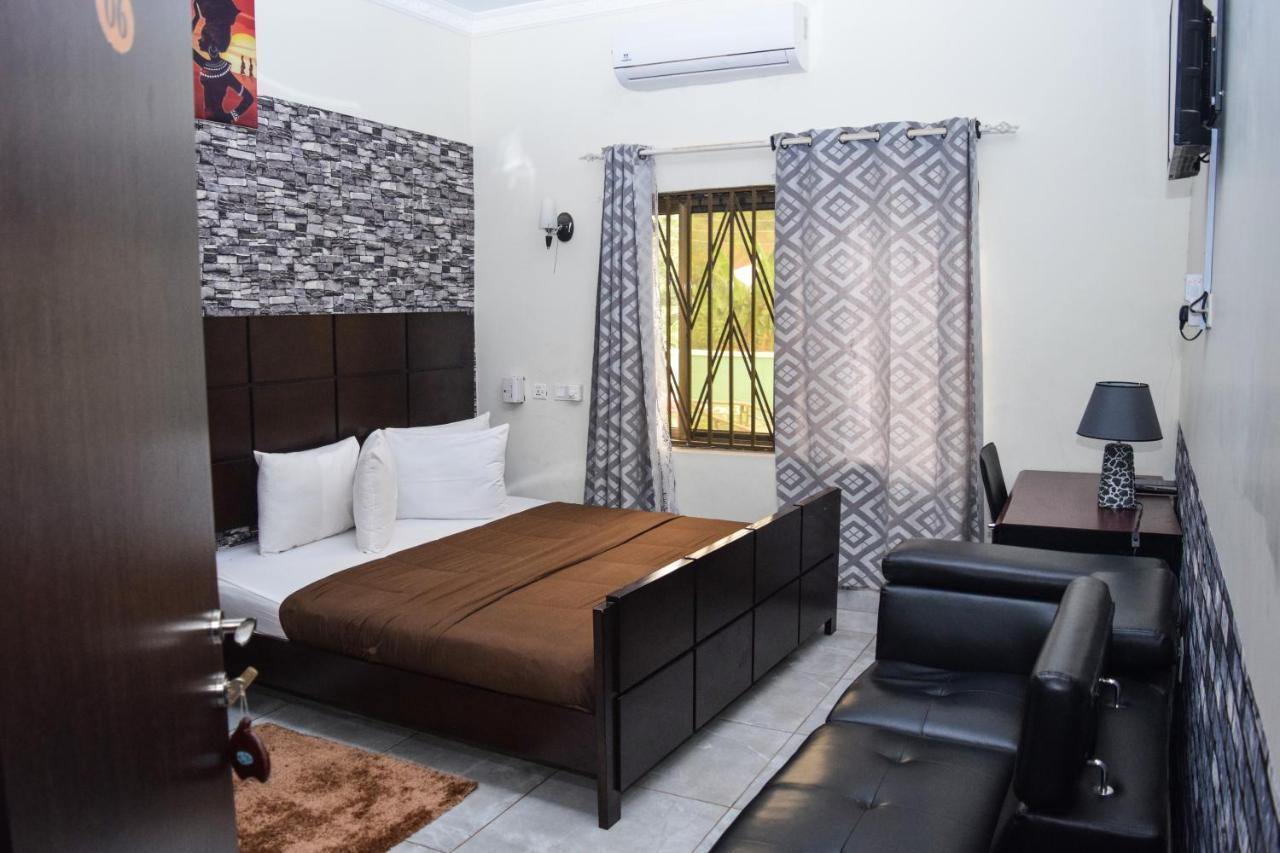 3A'S Guest House Akosombo Екстериор снимка