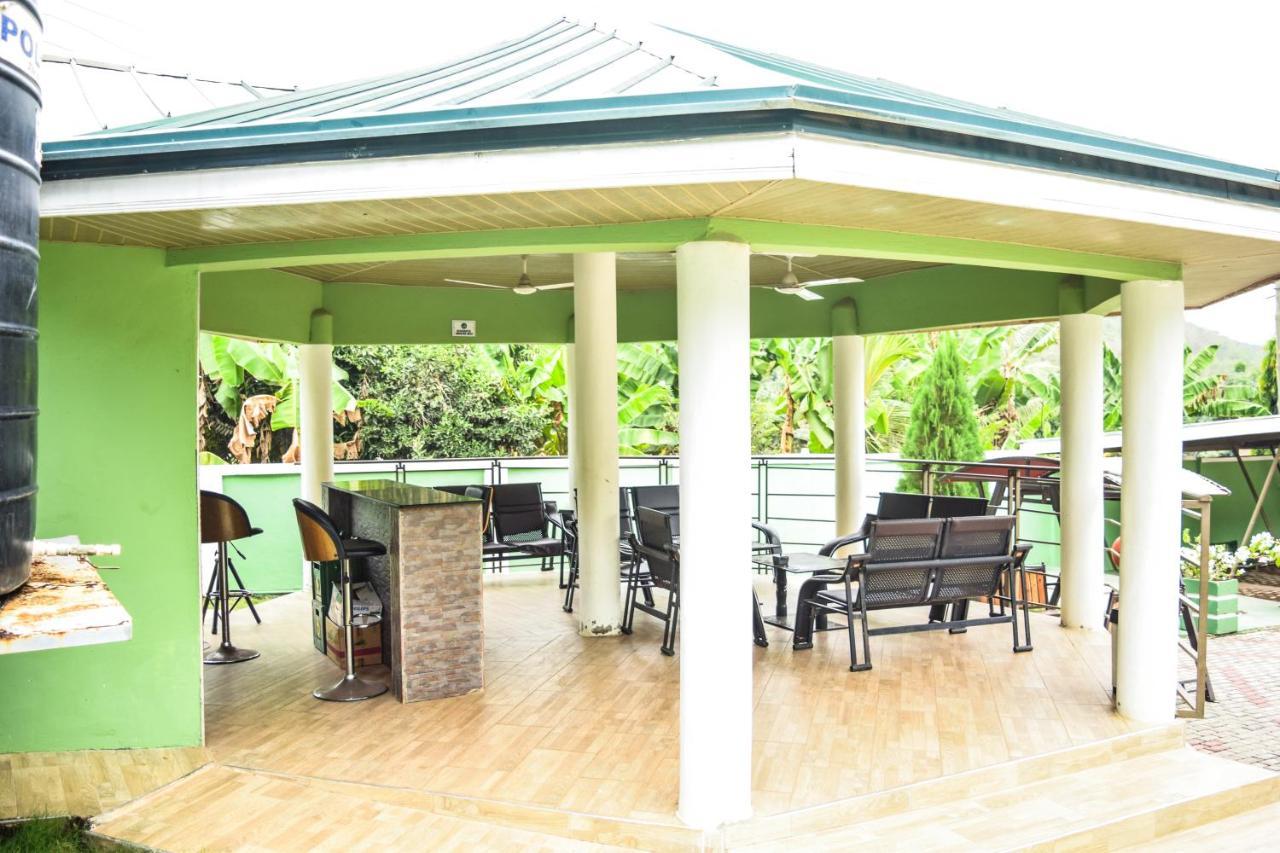 3A'S Guest House Akosombo Екстериор снимка