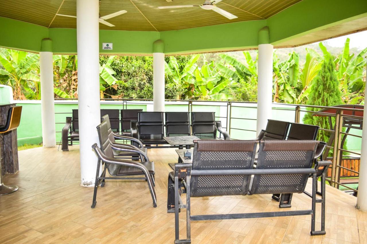 3A'S Guest House Akosombo Екстериор снимка
