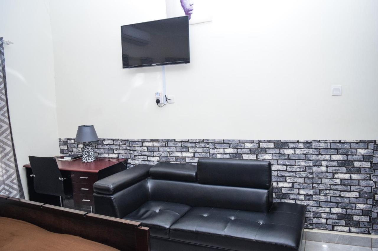 3A'S Guest House Akosombo Екстериор снимка